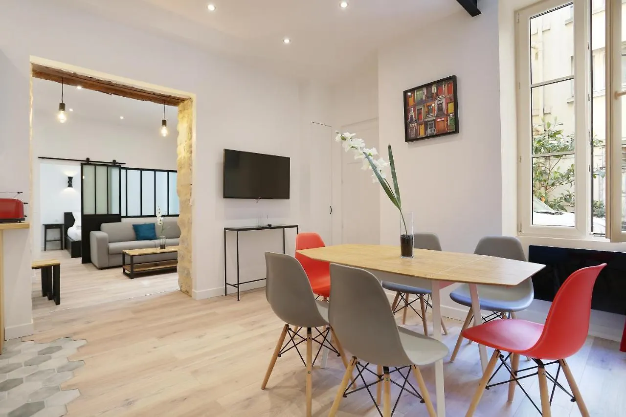 Apartment Majesti Upper Marais Apartments- Rue Du Faubourg Saint-Martin Paris